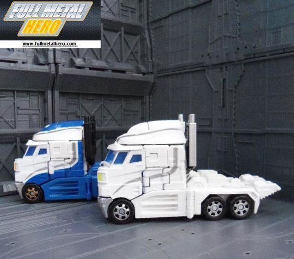 Transformers Asia Exclusive Classics Ultra Magnus  Images Figures Side By Side  (10 of 18)
